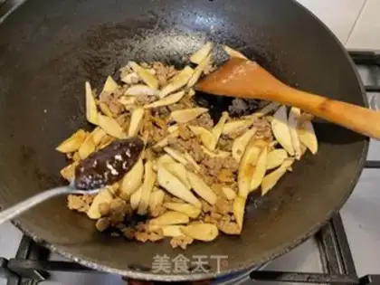 Make A fan of olives step 4