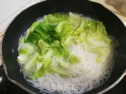Make Seafood noodles step 4
