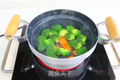 Make Soy chicken leg rice step 2