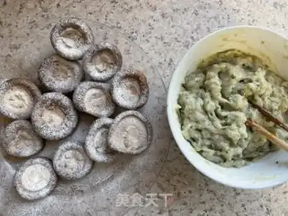 Make Shrimp rolls mushrooms step 2