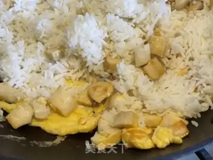 Make Olive chicken-legged rice step 3