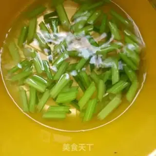 Make Celery makes fresh lilies step 9