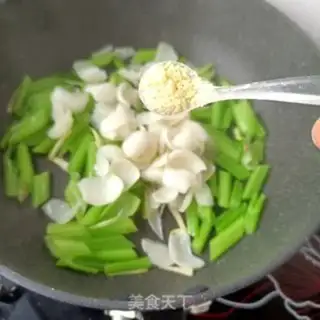 Make Celery makes fresh lilies step 15