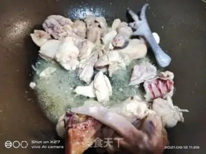 Make Three chickens on the table step 1