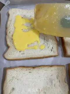 Make Rock-burned cheese toast step 6