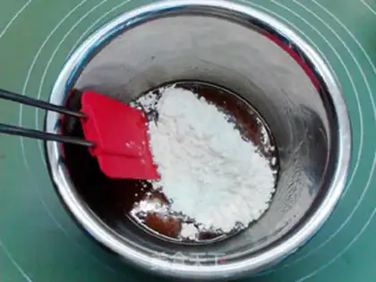 Make Blueberry mooncake step 3