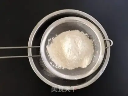 Make Little yolk cookies step 2