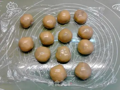 Make Blueberry mooncake step 8