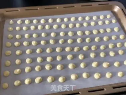 Make Little yolk cookies step 7