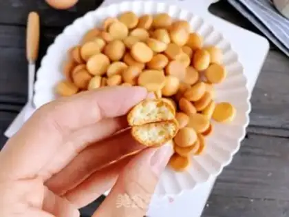 Make Little yolk cookies step 10