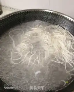Make Red beef noodles step 3