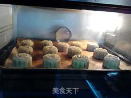 Make Blueberry mooncake step 12