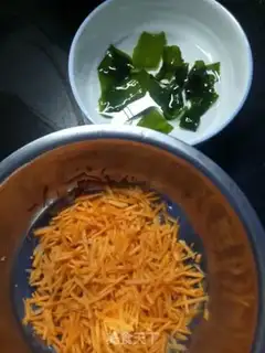 Make The dress and the omelet step 0