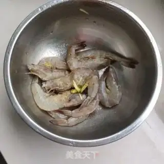 Make Celery spicy shrimp step 2