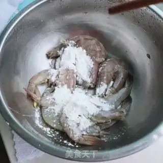 Make Celery spicy shrimp step 3