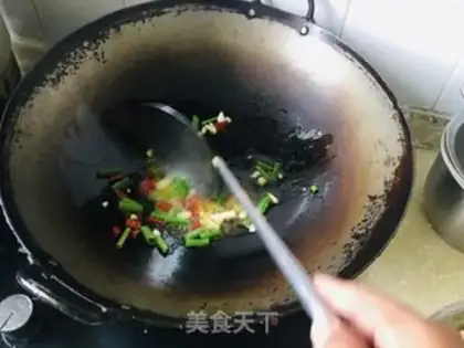 Make Soybeans fried carrots step 2