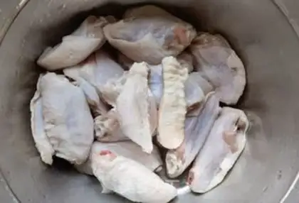 Make Spicy chicken wings step 1