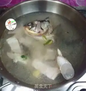 Make Fish head soup step 3