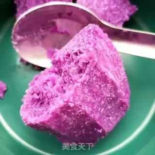 Make ♪ A violet ice cream mooncake ♪ step 2