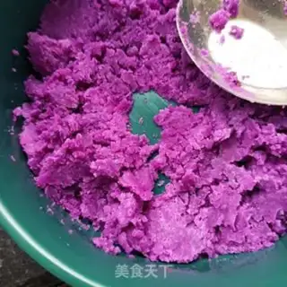 Make ♪ A violet ice cream mooncake ♪ step 3