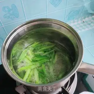 Make Celery spicy shrimp step 10