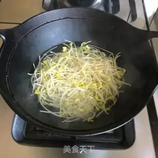 Make Pyramid sprouts step 0