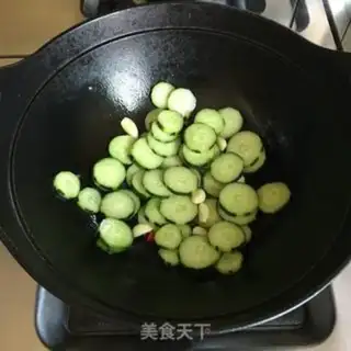 Make Garlic cucumber step 1