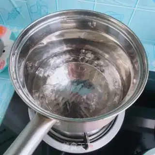 Make Chicken soup with sea cucumber mushrooms step 2