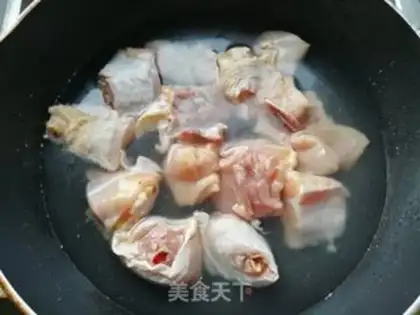 Make Chicken soup with sea cucumber mushrooms step 3