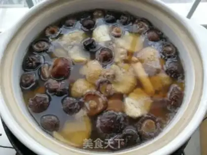 Make Chicken soup with sea cucumber mushrooms step 6