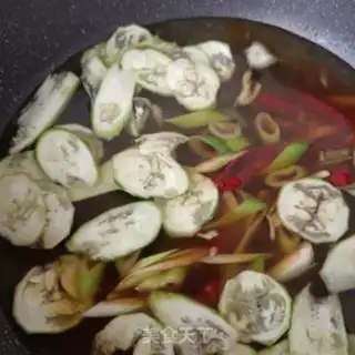 Make Seafood mushroom pizza step 4