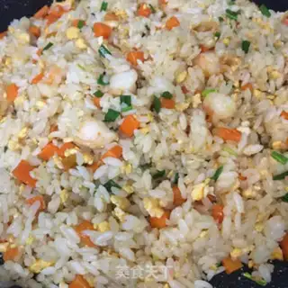 Make Egg shrimp fried rice step 6