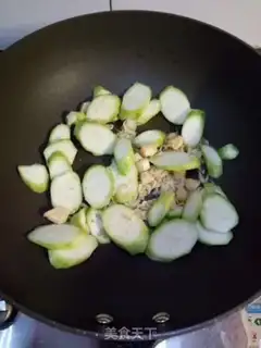 Make Dry melon soup step 3