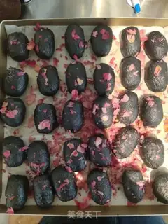 Make Rose, black pineapple step 14