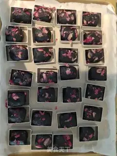Make Rose, black pineapple step 15