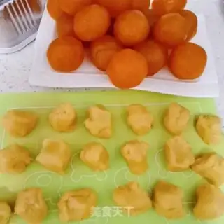 Make pineapple mooncake step 3