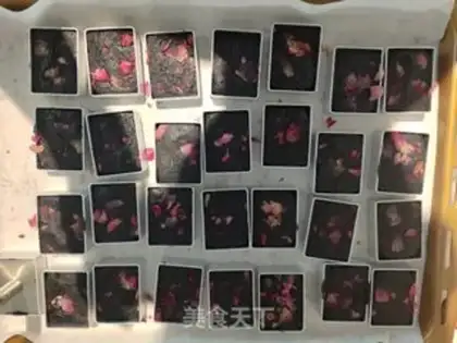 Make Rose, black pineapple step 17