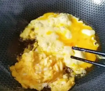 Make Smelt fried eggs step 1