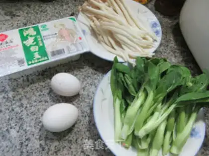Make Cream seafood mushrooms fried egg tofu soup step 0