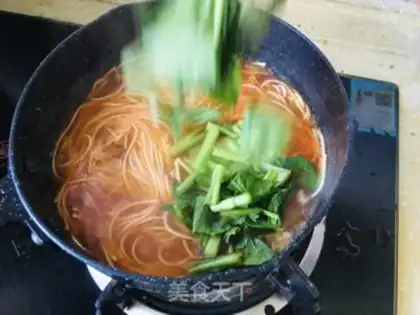 Make Beef ketchup noodles step 4