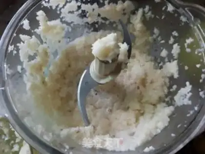 Make Gold and silver garlic sauce step 1