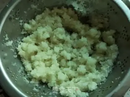 Make Gold and silver garlic sauce step 3