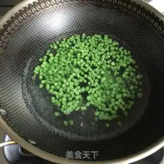 Make Soybeans fried eggs step 0
