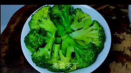 Make Garlic broccoli step 4