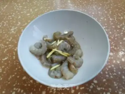 Make Shrimp melon soup step 0