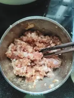 Make Spicy onions step 1