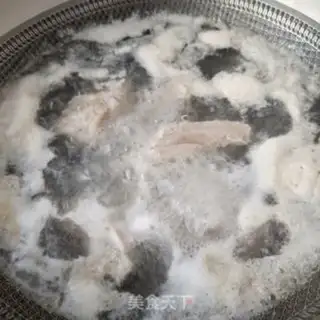 Make The purple mountain medicine, the rice chop soup step 3