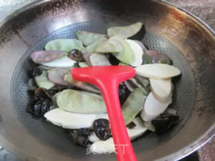 Make Black-mucked lentils step 2