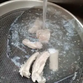 Make The purple mountain medicine, the rice chop soup step 4