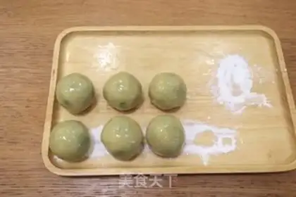 Make Green bean milk mooncake step 7